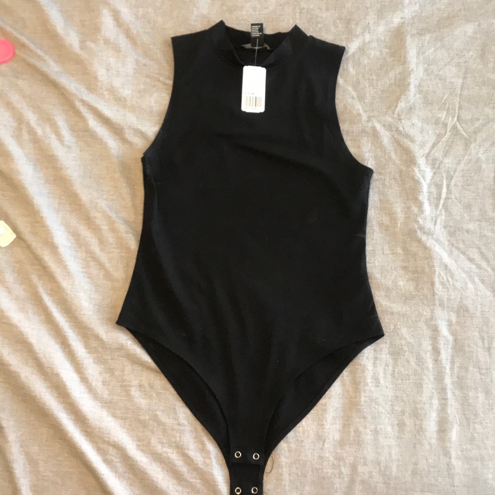 Sleeveless high-neck bodysuit